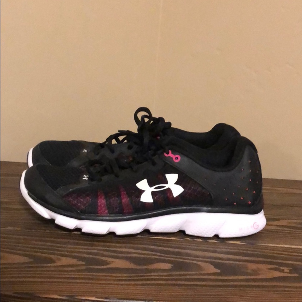Under armor tennis shoes